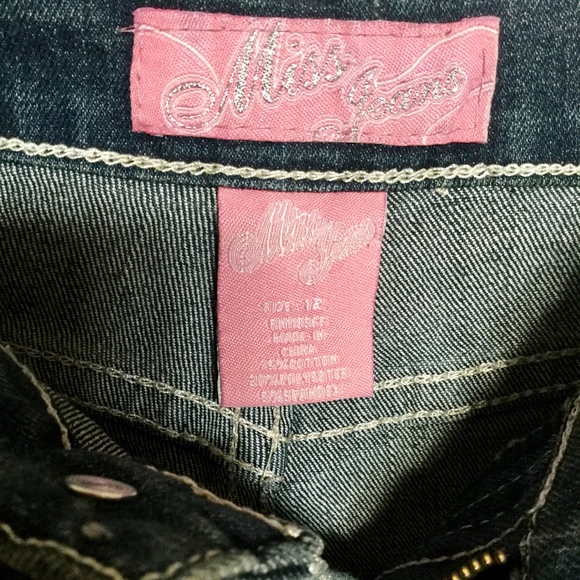 Girl's denim shorts - Picture 3 of 4